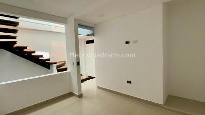 Casa de 5 alcobas en venta en Edificio La Gran Manzana, Girardot, 156 m² · foto 10 de 20