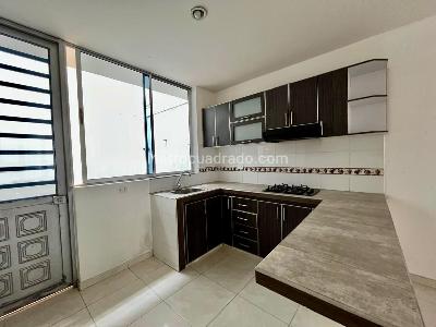 Casa de 4 alcobas en venta en Santa Isabel, Girardot, 98 m² · foto 3 de 16