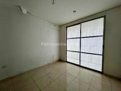 Casa de 4 alcobas en venta en Santa Isabel, Girardot, 98 m² · foto 9 de 16