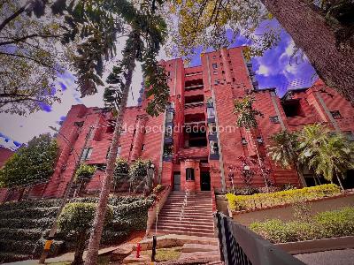 Apartamento de 3 alcobas en venta en El Poblado, Medellín, 143 m² · foto 3 de 20
