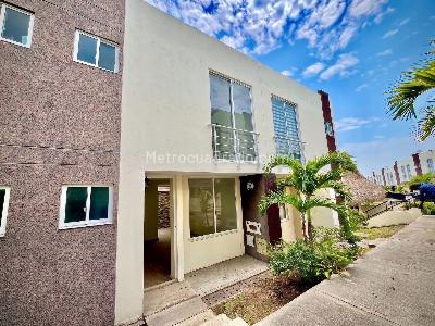 Casa de 3 alcobas en venta en Condominio Malaga, Girardot, 50 m² · foto 3 de 16