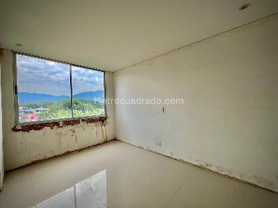 Apartamento de 2 alcobas en venta en Conjunto Residencial, Girardot, 78 m² · foto 13 de 18
