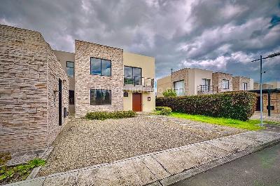 Casa de 3 alcobas en venta en Conjunto De, Cajicá, 158 m² · foto 1 de 11