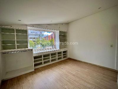 Apartamento de 2 alcobas en venta en Santa Barbara, Bogotá, 75 m² · foto 15 de 19