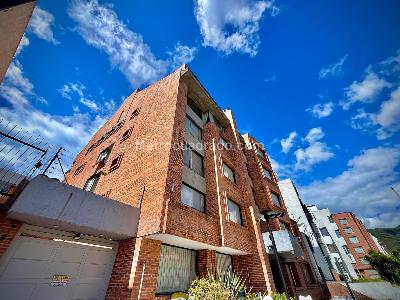 Apartamento de 2 alcobas en venta en Santa Barbara, Bogotá, 75 m² · foto 2 de 19