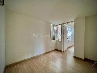 Apartamento de 2 alcobas en venta en Santa Barbara, Bogotá, 75 m² · foto 8 de 19
