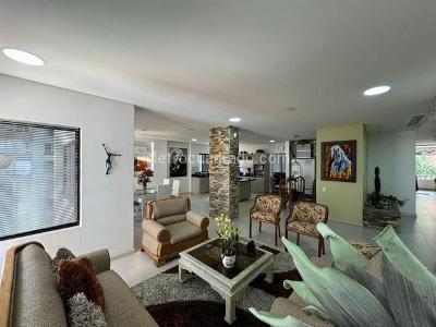 Apartamento en venta en El Poblado Santa Maria De Los Angeles, Medellín · foto 2 de 19