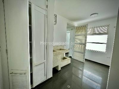 Apartamento de 3 alcobas en venta en Cali Normandia, Cali, 246 m² · foto 6 de 20