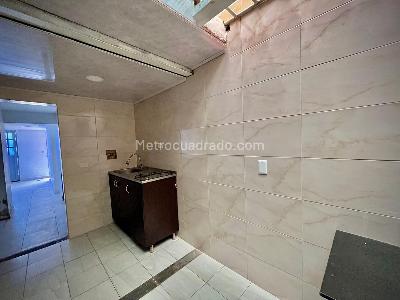 Casa de 4 alcobas en venta en Kennedy Roma, Bogotá, 65 m² · foto 3 de 18