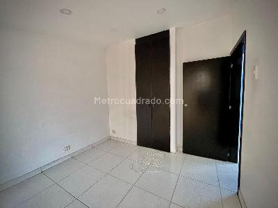 Casa de 4 alcobas en venta en Kennedy Roma, Bogotá, 65 m² · foto 11 de 18