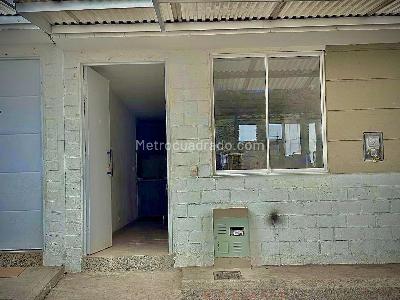 Casa de 3 alcobas en venta en Villas Del Bosque, Manizales, 91 m² · foto 3 de 18