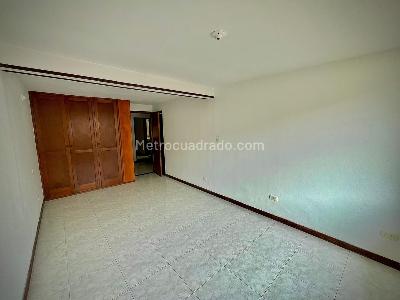 Casa de 5 alcobas en venta en Conjunto Residencial Algarrobos, Cali, 250 m² · foto 10 de 18