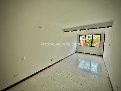 Casa de 5 alcobas en venta en Conjunto Residencial Algarrobos, Cali, 250 m² · foto 12 de 18