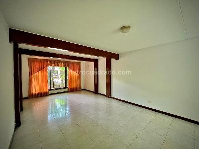 Casa de 5 alcobas en venta en Conjunto Residencial Algarrobos, Cali, 250 m² · foto 17 de 18