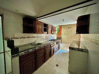 Casa de 5 alcobas en venta en Conjunto Residencial Algarrobos, Cali, 250 m² · foto 4 de 18