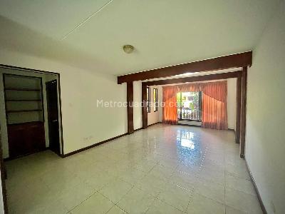 Casa de 5 alcobas en venta en Conjunto Residencial Algarrobos, Cali, 250 m² · foto 8 de 18