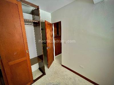 Casa de 5 alcobas en venta en Conjunto Residencial Algarrobos, Cali, 250 m² · foto 9 de 18