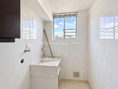 Apartamento de 3 alcobas en venta en Conjunto Residencial Torre De Los Rosales, Ibagué, 59 m² · foto 3 de 16