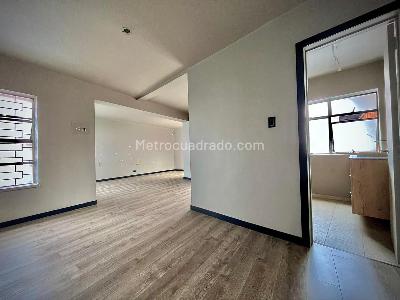 Casa de 5 alcobas en venta en La Esmeralda Teusaquillo, Bogotá, 300 m² · foto 12 de 20