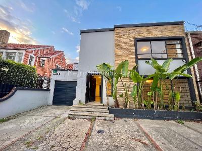 Casa de 5 alcobas en venta en La Esmeralda Teusaquillo, Bogotá, 300 m² · foto 3 de 20
