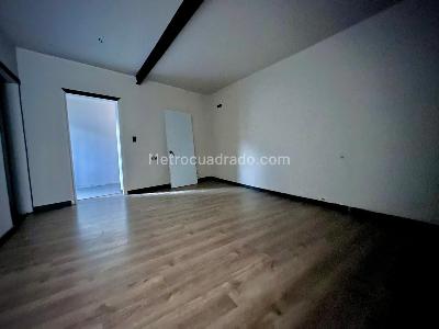 Casa de 5 alcobas en venta en La Esmeralda Teusaquillo, Bogotá, 300 m² · foto 5 de 20