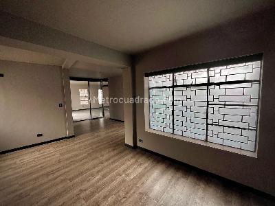 Casa de 5 alcobas en venta en La Esmeralda Teusaquillo, Bogotá, 300 m² · foto 9 de 20