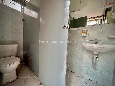 Casa de 5 alcobas en venta en Granada, Bogotá, 300 m² · foto 12 de 20