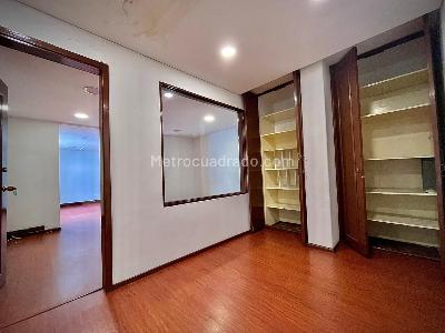 Casa de 5 alcobas en venta en Granada, Bogotá, 300 m² · foto 16 de 20