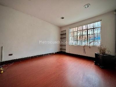 Casa de 5 alcobas en venta en Granada, Bogotá, 300 m² · foto 18 de 20