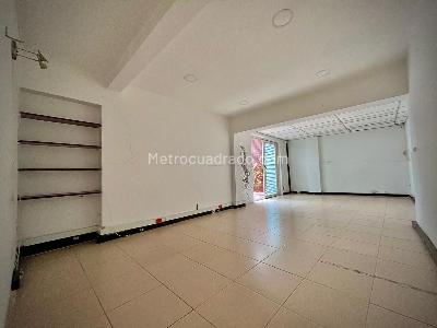 Casa de 5 alcobas en venta en Granada, Bogotá, 300 m² · foto 3 de 20