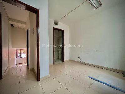 Casa de 5 alcobas en venta en Granada, Bogotá, 300 m² · foto 10 de 20