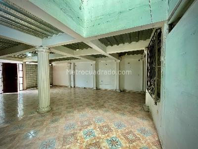 Casa de 3 alcobas en venta en La Merced, Cali, 264 m² · foto 1 de 18