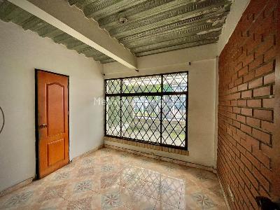 Casa de 3 alcobas en venta en La Merced, Cali, 264 m² · foto 3 de 18