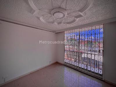 Apartamento de 2 alcobas en venta en Edificio Torre Bolivar, Medellín, 64 m² · foto 12 de 19