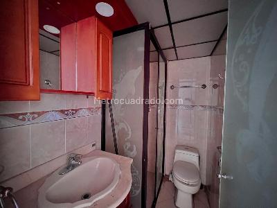 Apartamento de 2 alcobas en venta en Edificio Torre Bolivar, Medellín, 64 m² · foto 10 de 19