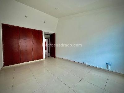 Casa de 5 alcobas en arriendo en Pontevedra, Bogotá, 281 m² · foto 10 de 20