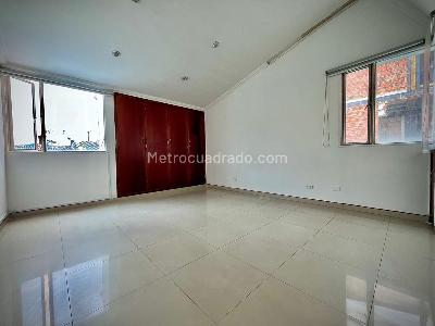 Casa de 5 alcobas en arriendo en Pontevedra, Bogotá, 281 m² · foto 13 de 20