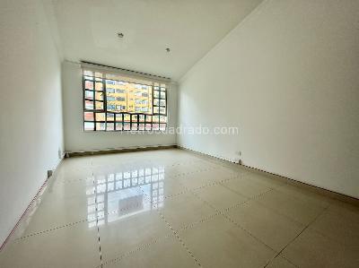 Casa de 5 alcobas en arriendo en Pontevedra, Bogotá, 281 m² · foto 2 de 20