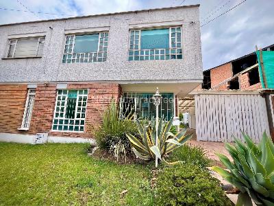 Casa de 5 alcobas en arriendo en Pontevedra, Bogotá, 281 m² · foto 6 de 20