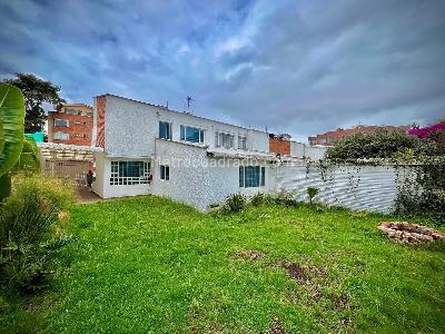 Casa de 5 alcobas en arriendo en Pontevedra, Bogotá, 281 m² · foto 9 de 20