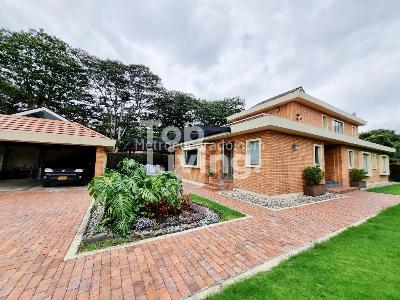 Casa de 4 alcobas en venta en Guaymaral, Bogotá, 382 m² · foto 2 de 20