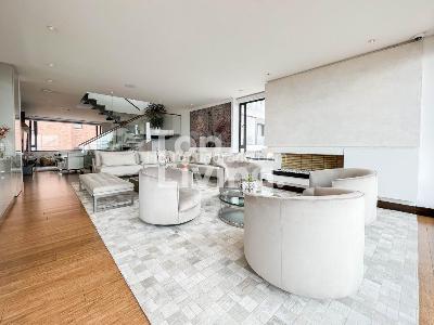 Apartamento de 4 alcobas en venta en Los Rosales, Bogotá, 395 m² · foto 2 de 20