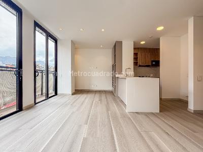 Apartamento de 2 alcobas en venta en Chico, Bogotá, 83 m² · foto 2 de 9