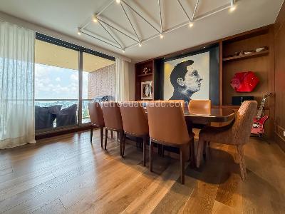 Apartamento de 3 alcobas en venta en Chico, Bogotá, 356 m² · foto 4 de 17