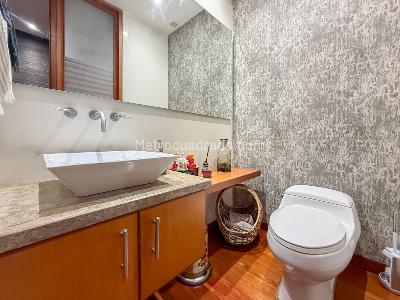 Apartamento de 3 alcobas en arriendo en Los Rosales, Bogotá, 204 m² · foto 8 de 20