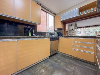 Apartamento de 3 alcobas en arriendo en Los Rosales, Bogotá, 204 m² · foto 9 de 20