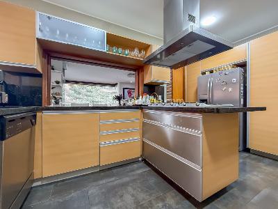 Apartamento de 3 alcobas en arriendo en Los Rosales, Bogotá, 204 m² · foto 10 de 20