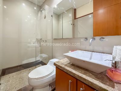 Apartamento de 3 alcobas en arriendo en Los Rosales, Bogotá, 204 m² · foto 14 de 20