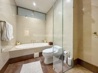 Apartamento de 3 alcobas en arriendo en Los Rosales, Bogotá, 204 m² · foto 19 de 20