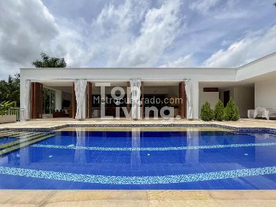 Casa de 4 alcobas en venta en Puerto Peñalisa, Girardot, 302 m² · foto 19 de 20